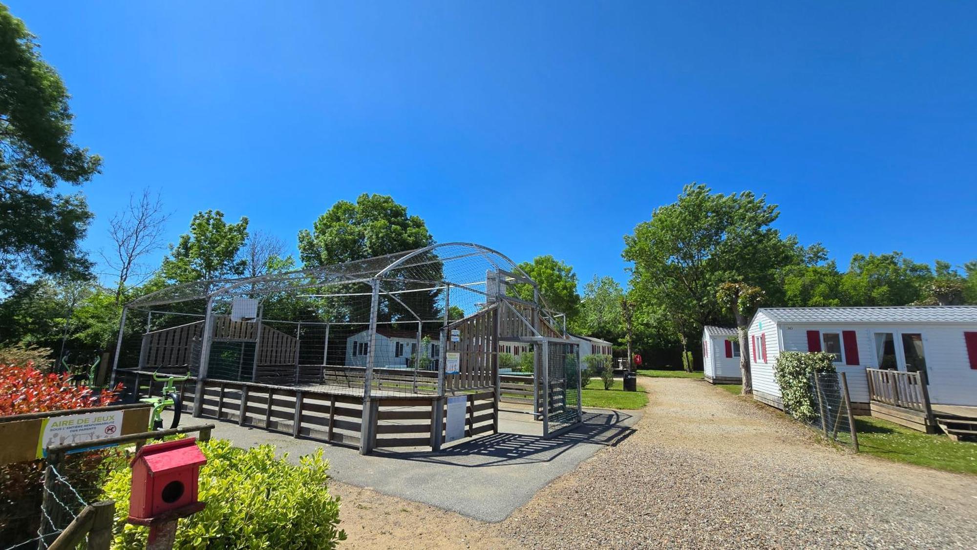 Camping Les Mancellieres Avrillé Exterior foto